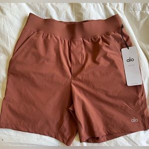 Alo mens/unisex 7in Repetition short